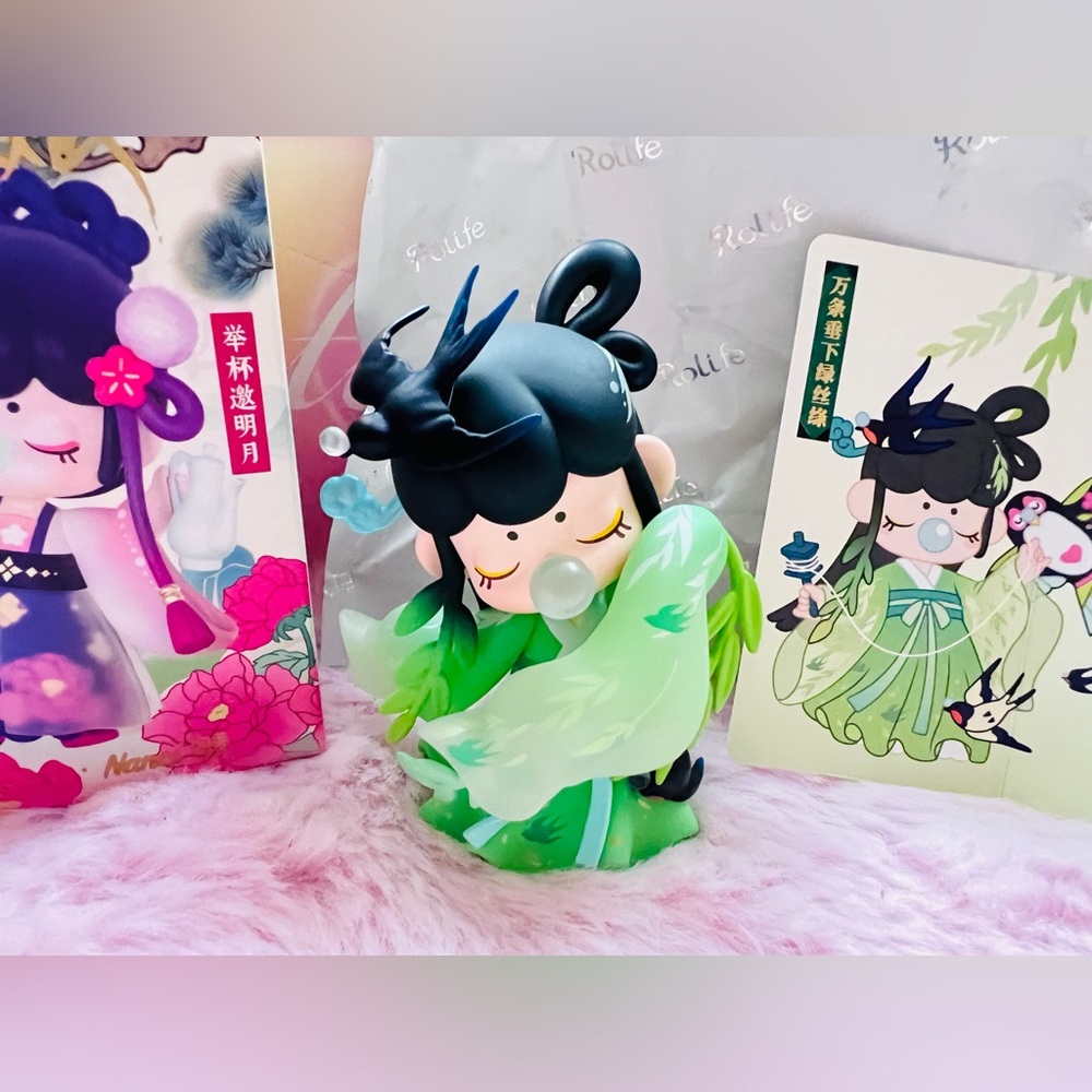 Nancy’s Poetry Series Figure